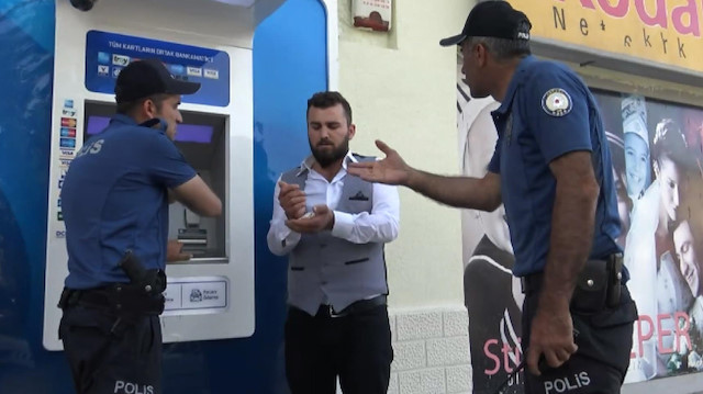 ATM’yi parçaladı: 'Müşteri hizmetleri vur kır' dedi