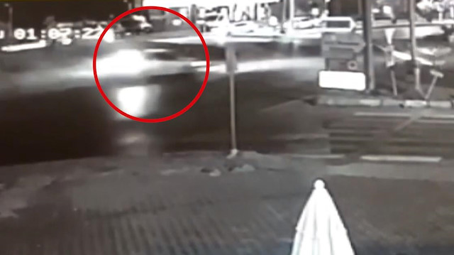 Muğlada 3 kişinin yaralandığı trafik kazası güvenlik kamerasında