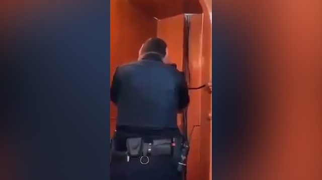 ABDli polis okuduğu ezanla kendine hayran bıraktı