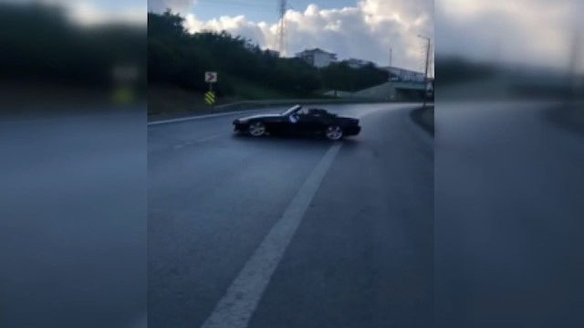 Polis ekipleri, drift yapan sürücüyü yakaladı.