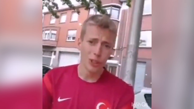 Emre Belözoğluna fırça uzatan Belçikalı özür diledi