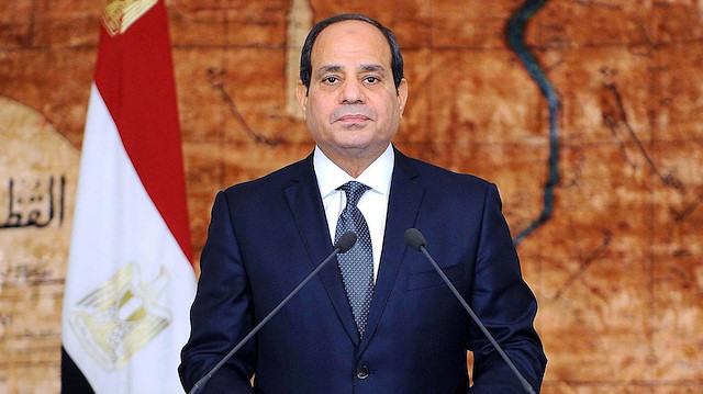 Sisi'ye suikast davasında idam kararlarının delil eksikliğinden dolayı müebbet hapse çevrildiği belirtildi.