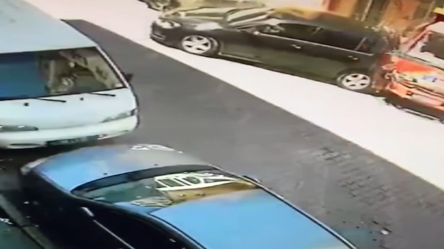 Sürücü adayı vitesi karıştırınca ortalık savaş alanına döndü