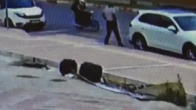 Mersin'de iş insanına silahlı saldırı anı