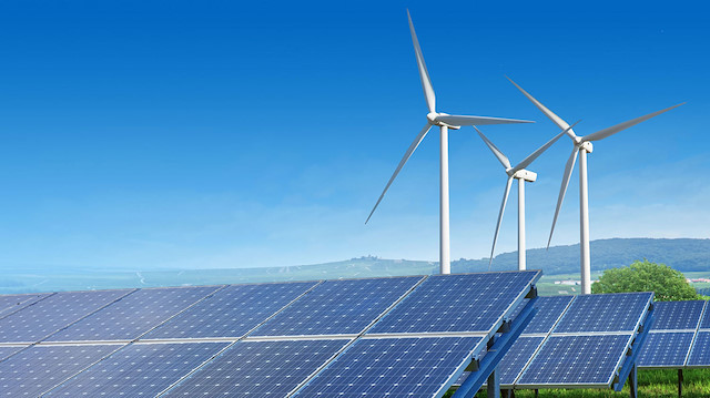 Enerji Bakanı Dönmez, Türkiye'nin 2023’e kadar elektrik üretiminde yerli ve yenilenebilir kaynakların payını üçte ikiye yükseltmeyi hedeflediğini açıkladı.