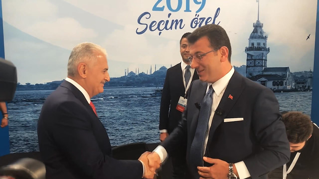 Binali Yıldırım ve Ekrem İmamoğlunun ortak yayın öncesi ilk karşılaşma anı