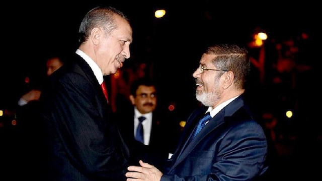 Cumhurbaşkanı Recep Tayyip Erdoğan, Mısır'ın demokratik yollarla seçilmiş ilk Cumhurbaşkanı Muhammed Mursi