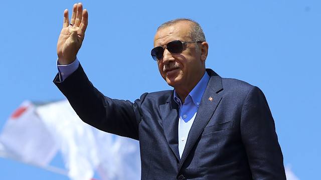 Erdoğan: Bize Mursi'yi hatırlatanlarla biz şu anda yarışıyoruz