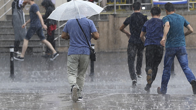 Meteorolojiden bazı illere kuvvetli yağış uyarısı yapıldı. 
