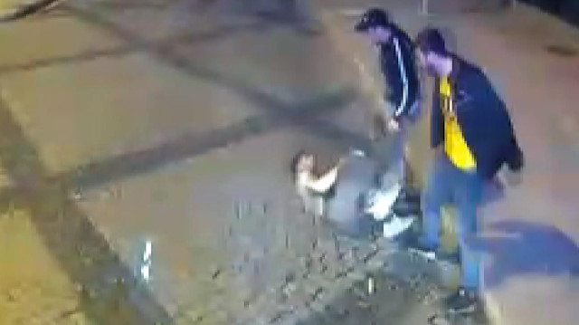 Silahla vurulan vatandaşın yardımına otobüs şoförü koştu