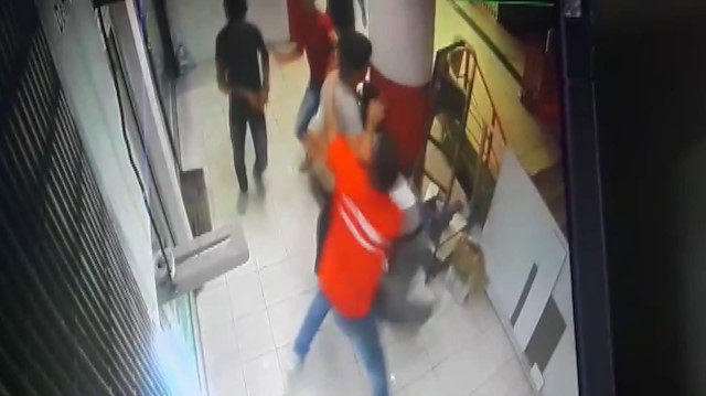 Suriyeli genç bisikleti düşürdüğü için darp edildi