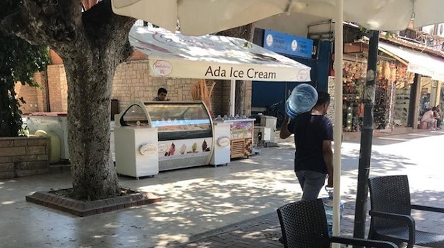Dondurma tezgahı