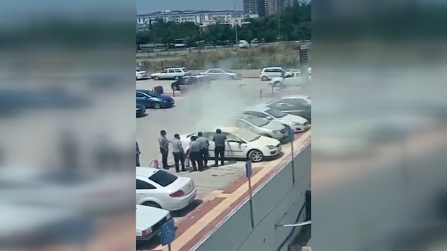 Arabanın içinde yanan engellinin durumu ve annenin çığlıkları yürek sızlattı