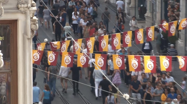 50 öğrenci alınacak denildi yüzlerce kişi sıraya girdi