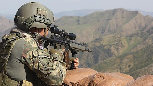 Güvenlik güçleri operasyonlarını sürdürüyor.