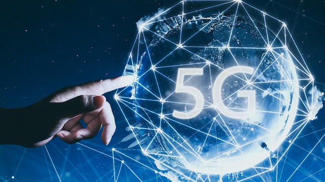 TÜBİTAK-TEYDEB desteği ile “Yerli” ve “Milli” imkanlarla Haberleşme Teknolojileri Kümelenmesi (HTK) firmaları tarafından geliştirilen Uçtan Uca Yerli ve Milli 5G Haberleşme Şebekesi Projesi’nde (UUYM5G) şekillenmeye başlayan yeni ürünlerin tanıtımı yapıldı.