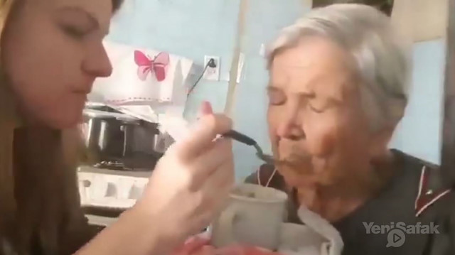 Alzheimer hastası kadının gözyaşları
