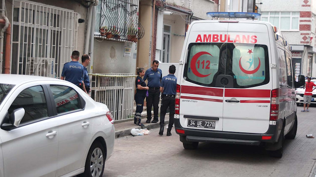 Fatih'te Çinli kadının boğazını kesip evini ateşe verdiler