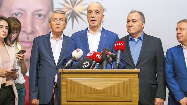 Ergün Atalay açıklama yapıyor.