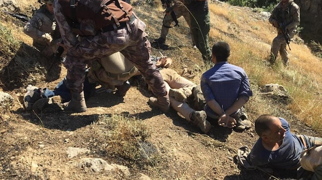 4 teröristin yakalanma anına ait yeni fotoğraflar ortaya çıktı