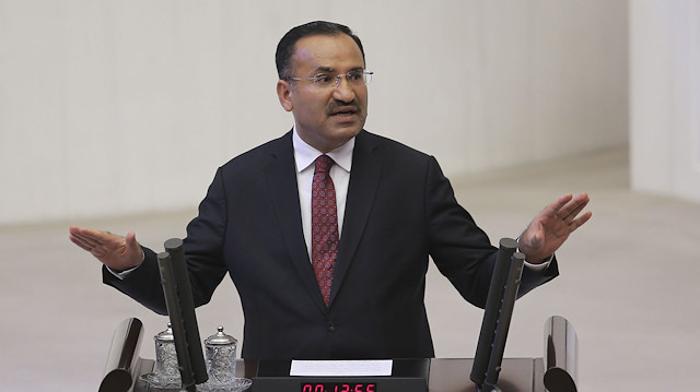 Bekir Bozdağ, FETÖ'cüler Meclis'i bombaladığı sırada Meclis Genel Kurulu'nda tarihi konuşmayı yapıyordu.