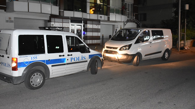 Olay yerine polis ekipleri geldi.