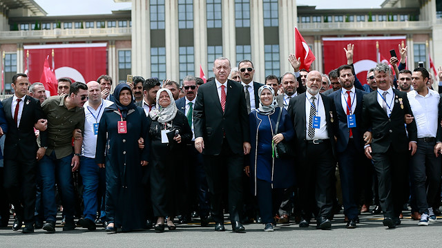 Cumhurbaşkanı Erdoğan ve beraberindekiler 15 Temmuz Şehitlerini Anma Programı kapsamında düzenlenen törene katıldı.