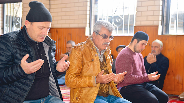 Melbourne’daki Broadmeadows Camisi’nde düzenlenen anma programında Kur’an-ı Kerim, Mevlid-i Şerif ve ilahiler okundu.