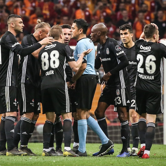 TFF yeni sezonda iki hakeme kesik attı