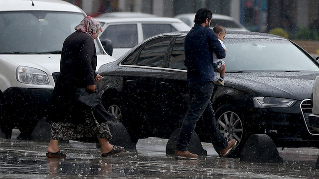 Meteorolojiden bazı illere yağış uyarısı yapıldı.