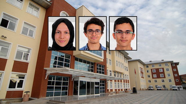 Bu yıl YKS'de dereceye giren Kartal Anadolu İmam Hatip Lisesi öğrencileri.