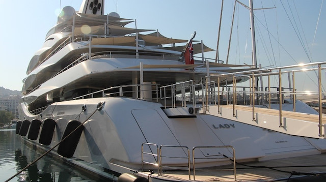 'Lady Lara', akşam saatlerinde Kuşadası’na gelerek Setur Marina’ya demirledi.