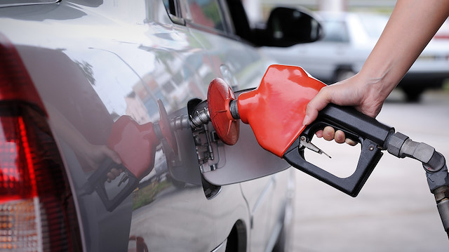 Son olarak benzine 20 kuruş indirim gelmişti.