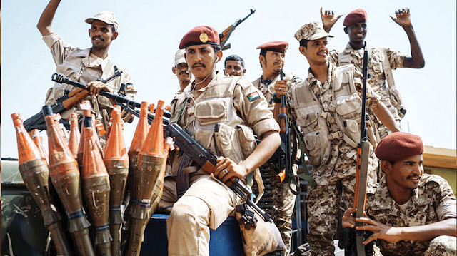 Ülkede İslami harekete mensup kişileri hedef alan tutuklama ve gözaltı dalgasının özellikle Sudan ordusuna yoğunlaşması dikkat çekiyor.