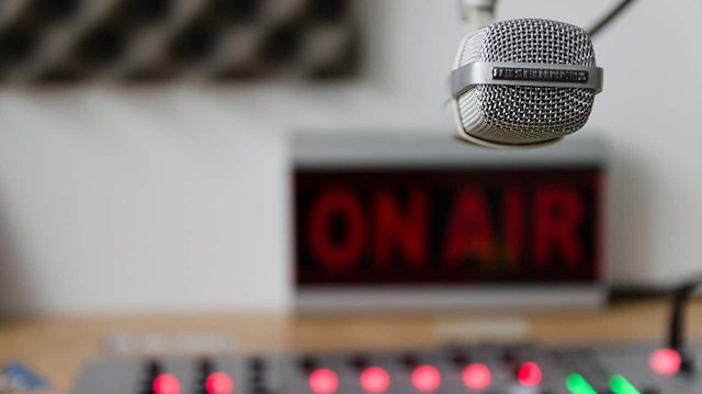 Radyo stüdyosu.