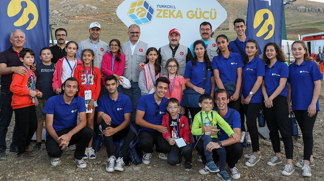 Sanayi ve Teknoloji Bakanlığı ile TÜBİTAK’ın 1-4 Ağustos tarihleri arasında düzenlediği şenlikte gökbilim meraklıları; Ay’ı, gezegenleri ve çeşitli gök cisimlerini teleskop başında gözlemleme imkanı buldu.