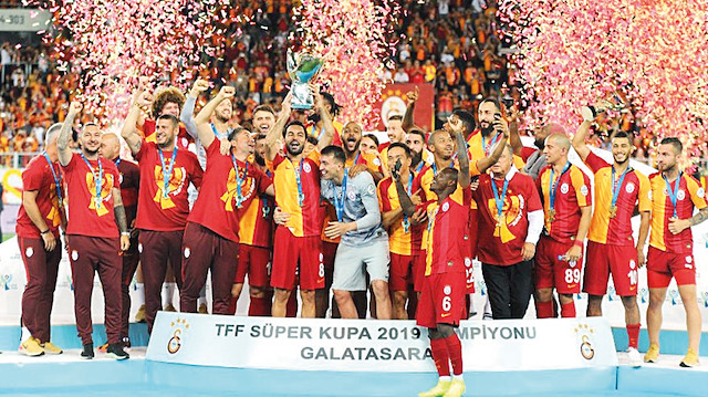 Sarı-kırmızılı takım Süper Kupa'nın sahibi oldu.