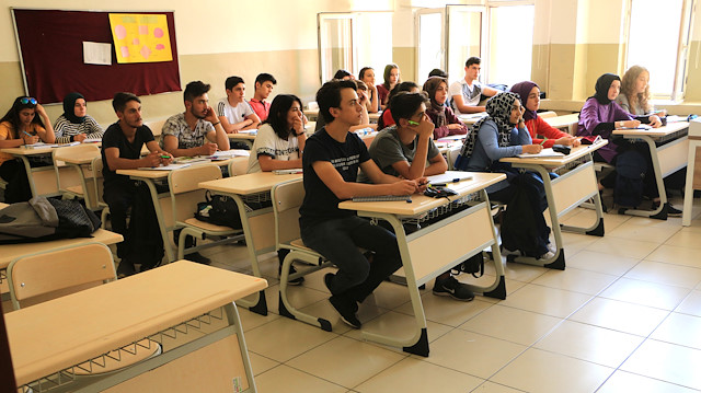 Tercih yapan öğrencilerin yüzde 99'u istedikleri bir liseye yerleştirildi.