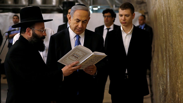 Yair Netanyahu, daha önce de yaptığı bir paylaşımda Türk bayrağına hakaret etmişti.