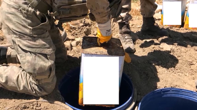 Vanda PKK barınağında silah ve mühimmat ele geçirildi
