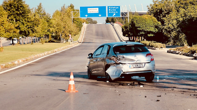Trafik kazasına karışan bir araç.