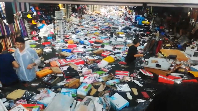 Eminönü'nde alt geçidi su bastı