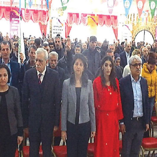 Üç belediye başkanının terör bağlantıları
