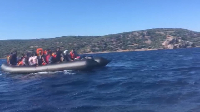 Denizde mahsur kalan kaçaklar milli sporcu sayesinde kurtarıldı