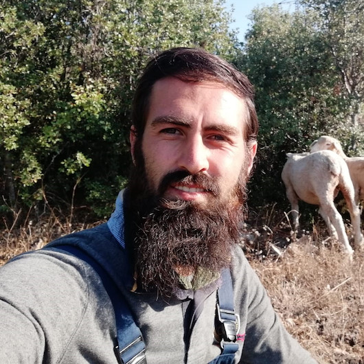 İşinden istifa edip, çocukluk aşkı olan hayvancılığa başladı