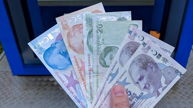 Foto/arşiv: ATM'den para çekme.