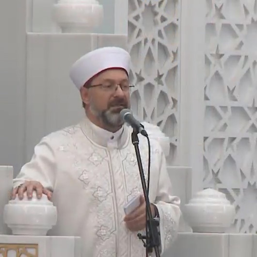 Diyanet İşleri Başkanı Erbaş Cuma hutbesinde Emine Buluttan söz etti