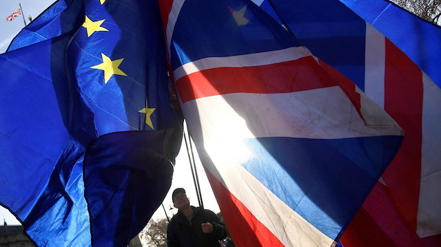Brexit süreci devam ediyor.