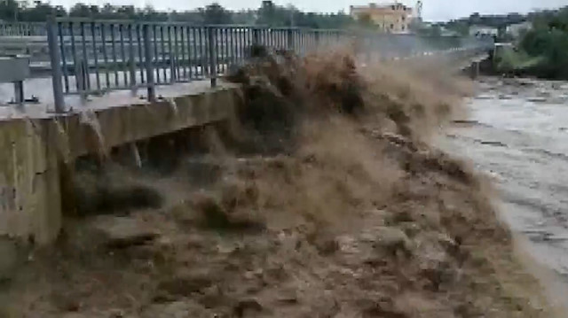 Samsun'da aniden bastıran sağanak can aldı