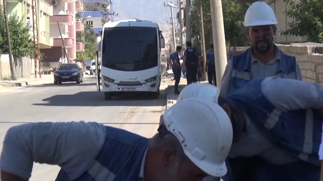 Silopi'de elektrik panoları çevik kuvvet eşliğinde kuruldu